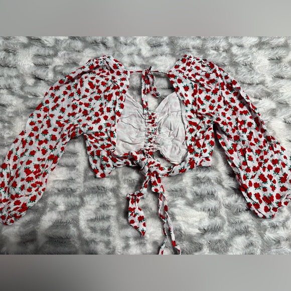 Bershka crop top, long sleeve, flower pattern - Picture 3 of 3